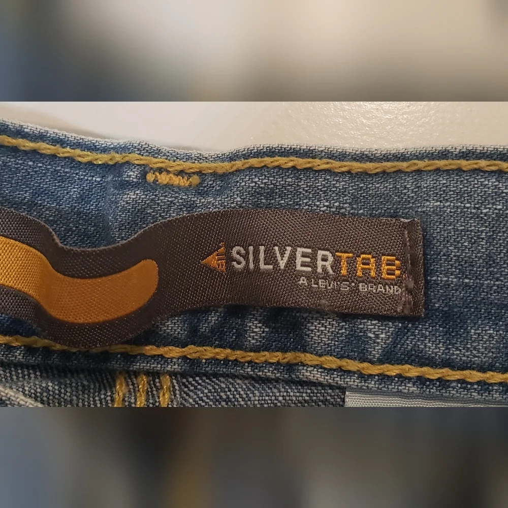 Levi's Vintage Silvertab Carpenter Jeans Y2K Size 32 X 29 100% Cotton Lightwash